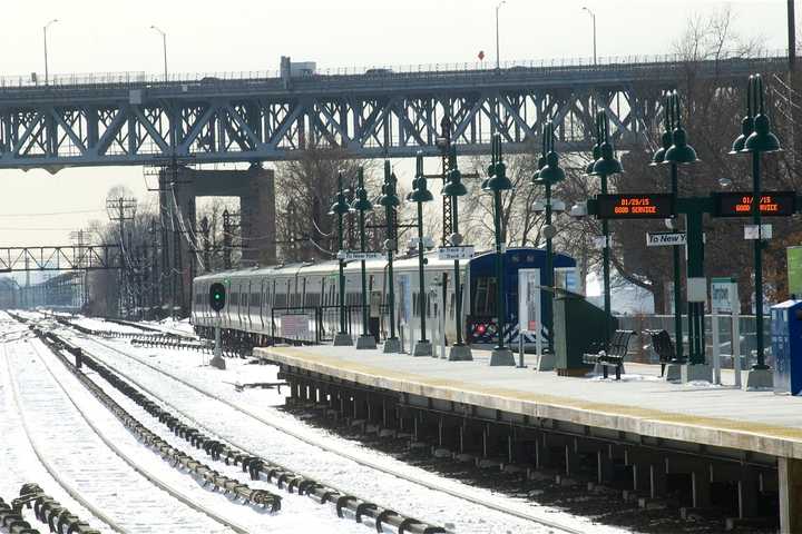 Metro-North Provides Tips For Safety In Train Emergencies 