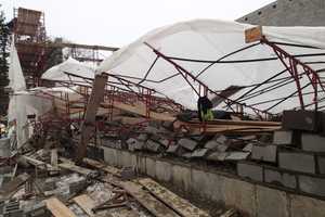 3 Hurt As Scaffolding Collapses At Greens Farms Academy In Westport