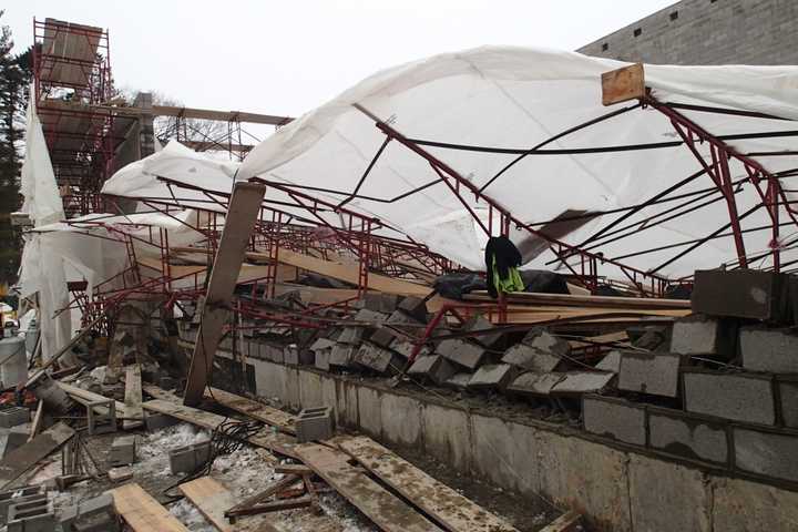 3 Hurt As Scaffolding Collapses At Greens Farms Academy In Westport