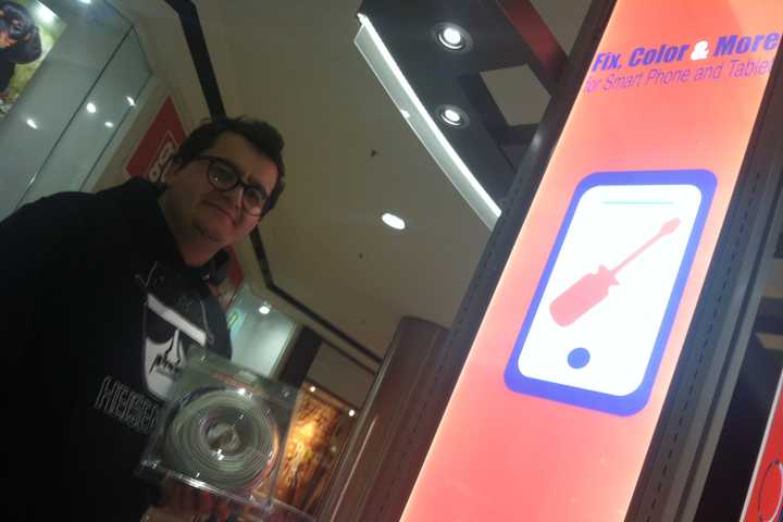 RadioShack Closure Hits Stamford Town Center Location