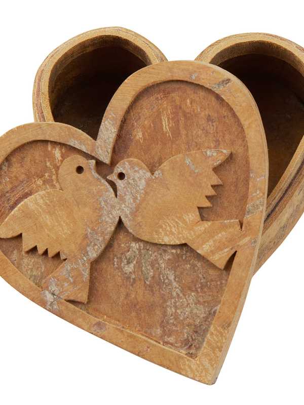 Bronxville Shops Feature Red Hot Gifts For Valentine's Day