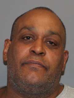 Citizens Help Norwalk Officer Who Tackled Drug Suspect In Snowbank