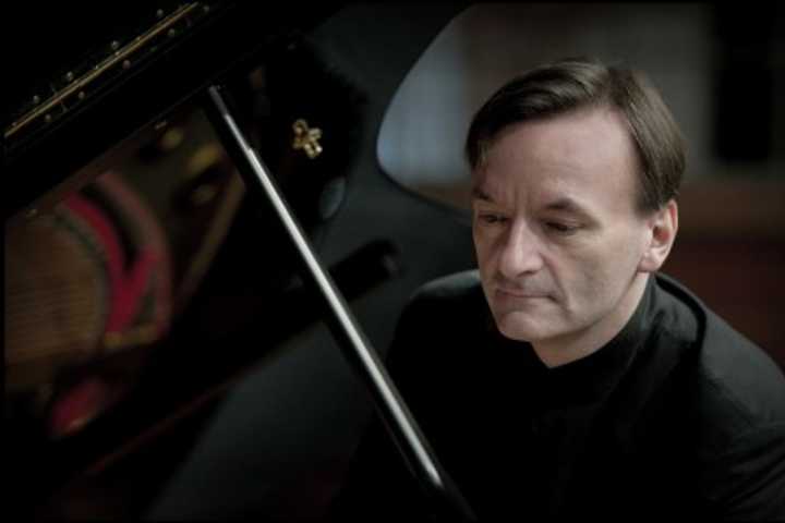Famed Pianist Helps Stamford Symphony Celebrate Valentine's Weekend