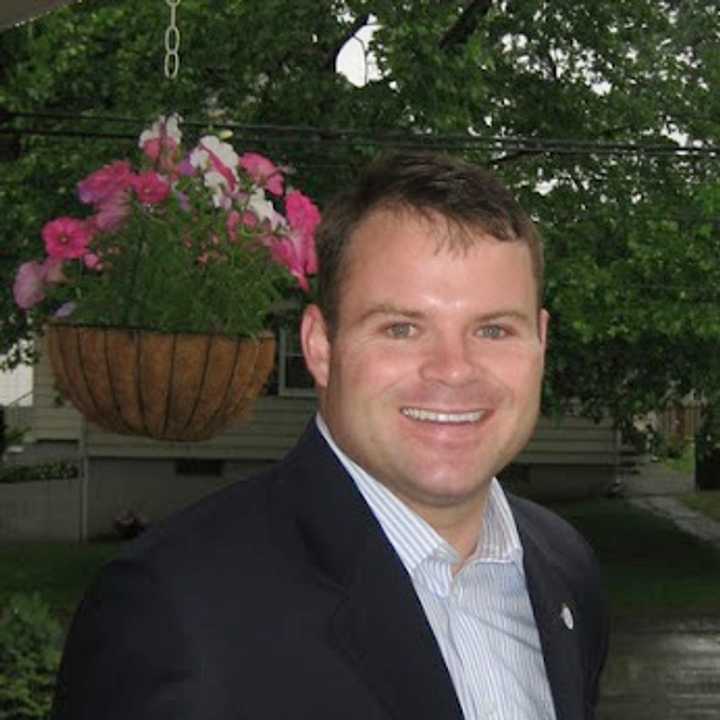 Fairfield residents are urged to vote for Chris Tymniak for first selectman in Fairfield. 