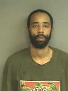 Stamford Man Charged With Hitting Girlfriend With Knife