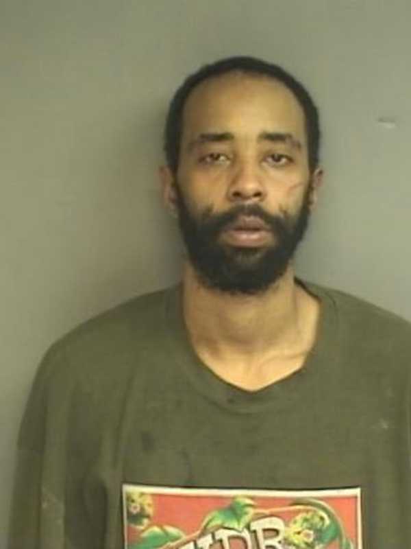 Stamford Man Charged With Hitting Girlfriend With Knife