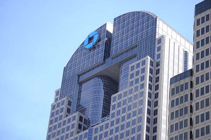 J.P. Morgan will begin charging its larger institutional clients deposit fees. 