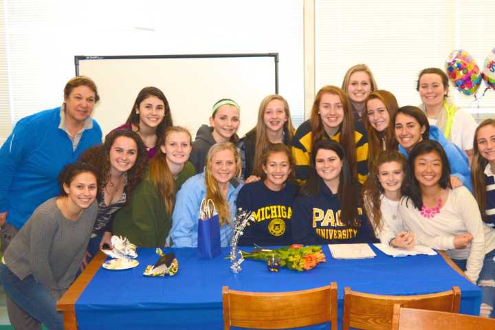 Lakeland Field Hockey Standout Bard Signs Letter Of Intent To Play At Pace