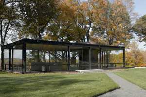 New Canaan's Glass House Runs In-Depth Tours For Children