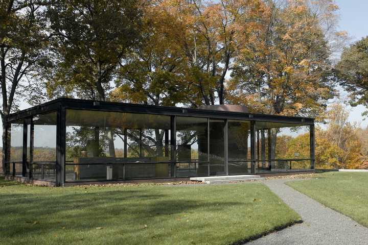 New Canaan's Glass House Runs In-Depth Tours For Children