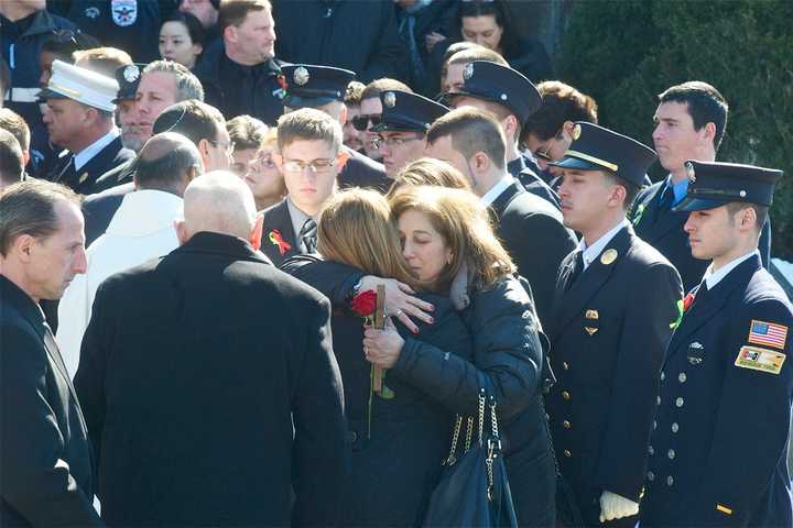 More Than 1,000 Attend Slain Sisters' Funeral In Harrison