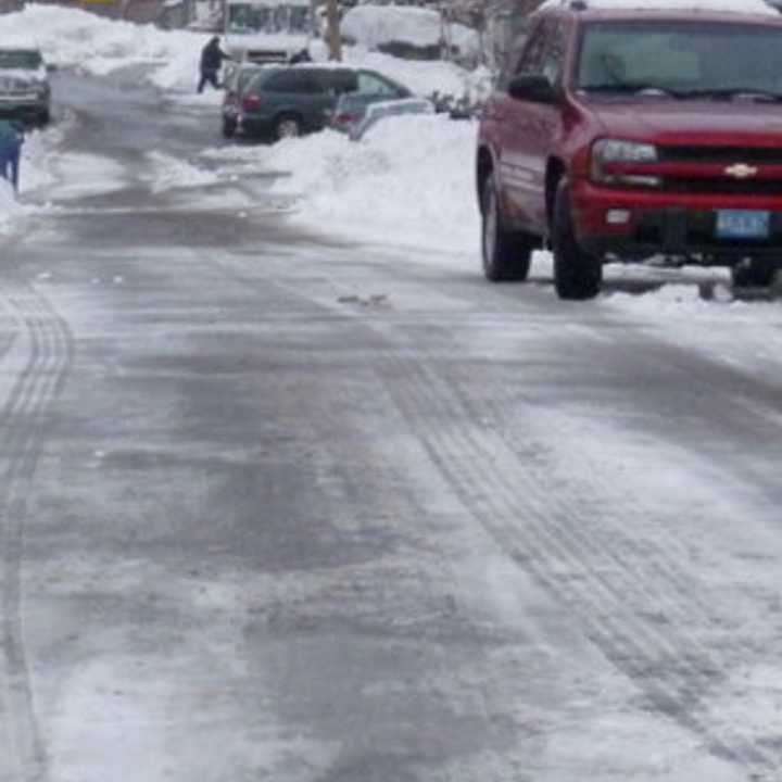 Bronxville prohibits overnight street parking tonight and Saturday during snow removal operations.