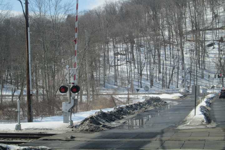 Woman Is Issued Summons After Car Gets Stuck At Crossing In Chappaqua 