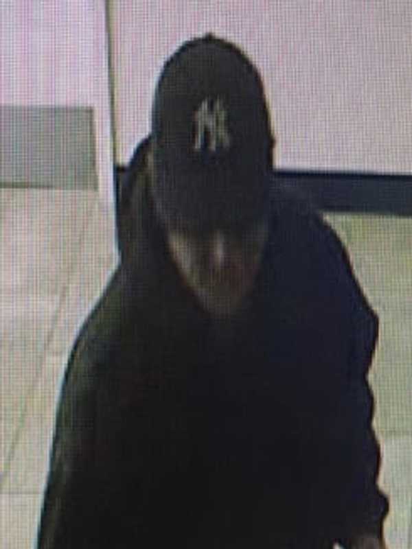 Police Release Photos Of Attempted Bank Robbery In Greenwich 