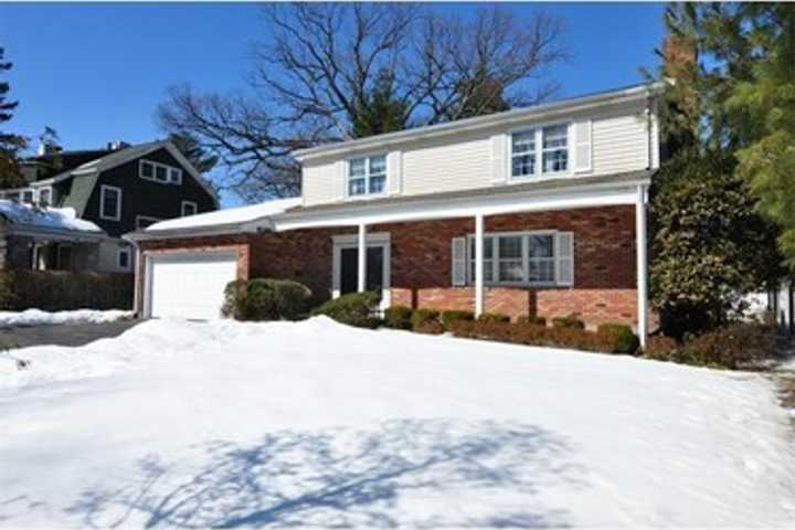 Open Houses In Pelham This Weekend