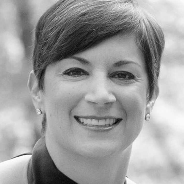Services will be held Sunday in Darien for Lisa Bonchek Adams, 45, who died from breast cancer last week. She attracted a worldwide readership with her blog, which documented her long fight with the disease.