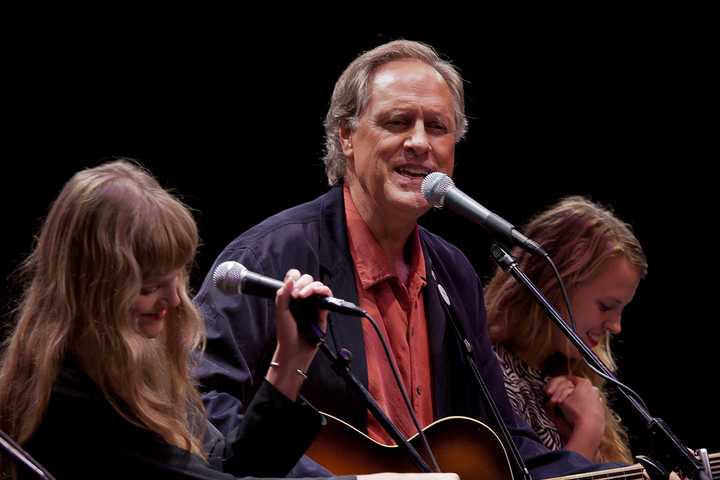 Putnam's Tom Chapin Celebrating His Birthday With Towne Crier Show