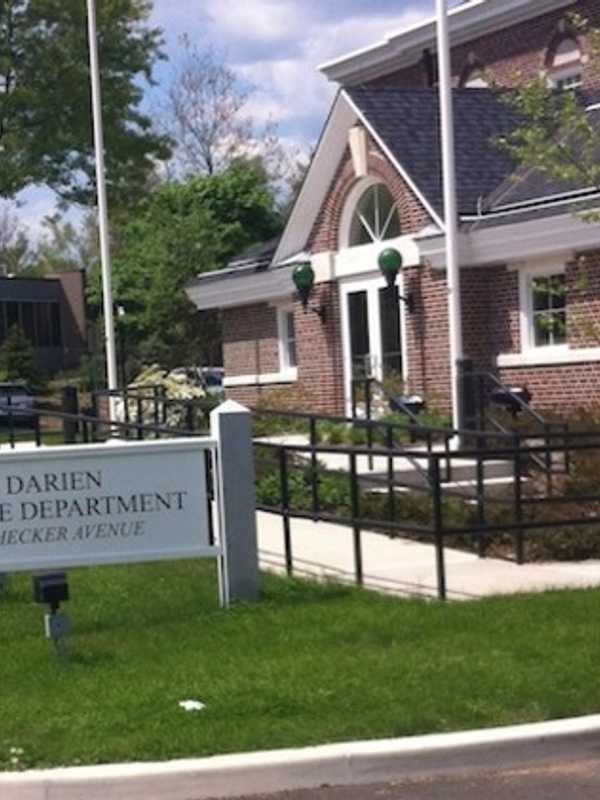 Police: Email Scammer Tries To Snare Darien Teen In Pet-Sitting Scheme