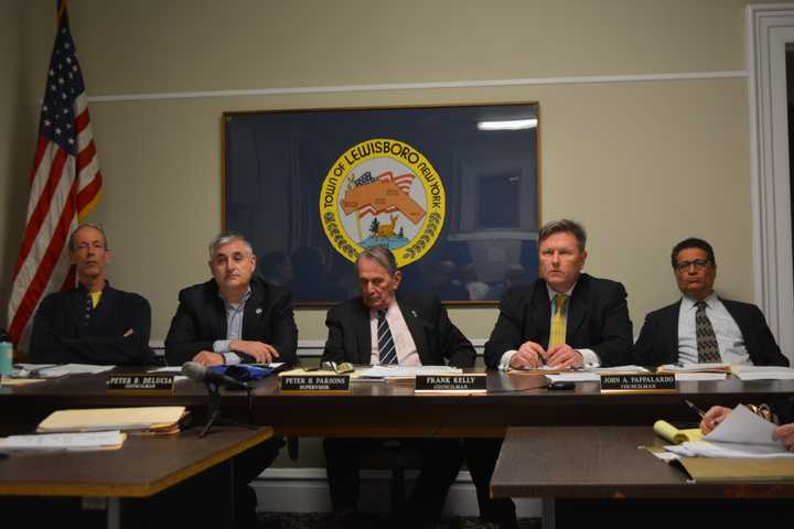 Lewisboro Mulls Legalizing Lodging 