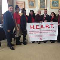 <p>HEART students talk with Senator Bob Duff.</p>