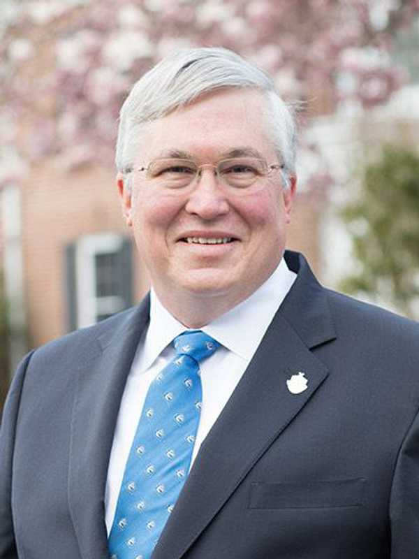 Dobbs Ferry's Mercy College Celebrates New President With Operation Cupcake