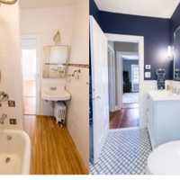 <p>Another view of the project shows how this bathroom was remodeled.</p>