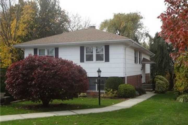 Open Houses In Pelham This Weekend
