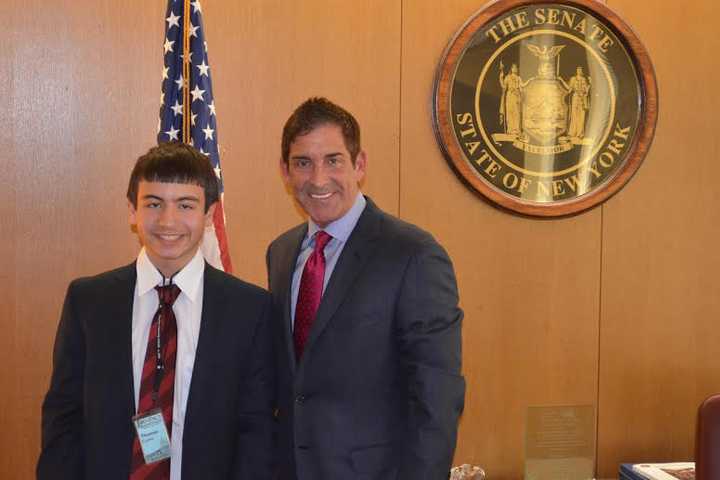 Sen. Klein, Mount Vernon Student Talk Government