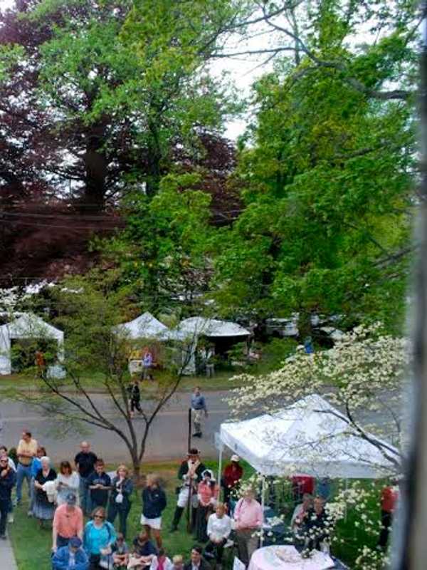 Greenfield Hill Church In Fairfield Stages Dogwood Festival, Fundraiser