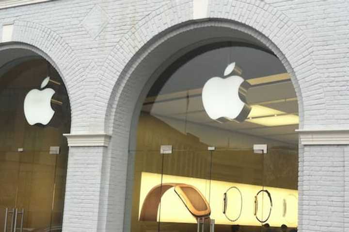 COVID-19: Apple Temporarily Closes Stores