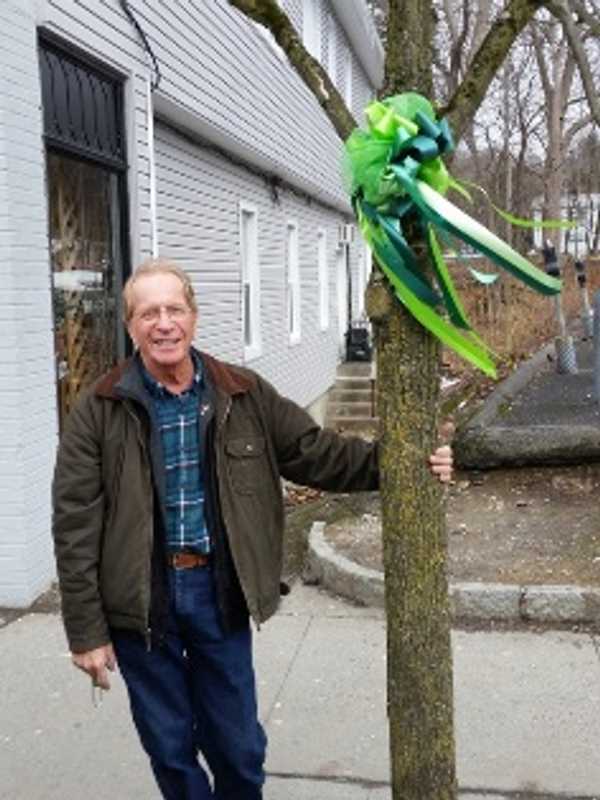 Owner Of Mount Kisco's Four
Seasons Flower Shop Named Citizen Of The Year