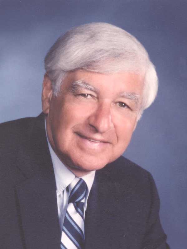 Robert E. Mallozzi, Father Of New Canaan Selectman, President Of Bob's
