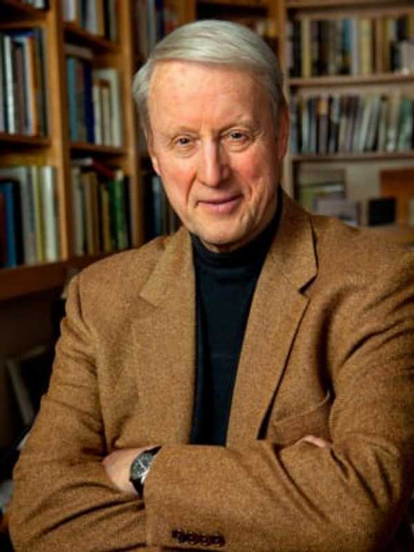 Scarsdale's Woman's Club Welcomes Speaker Hedrick Smith