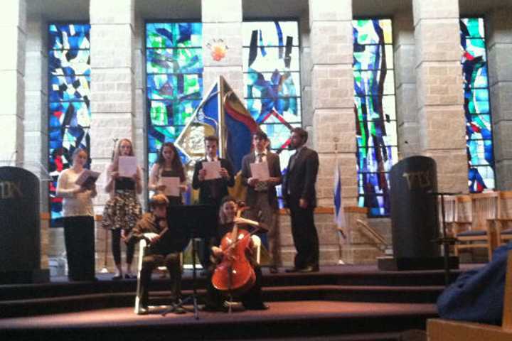 Greenwich Gathers At Temple Sholom To Keep Stories Of The Holocaust Alive