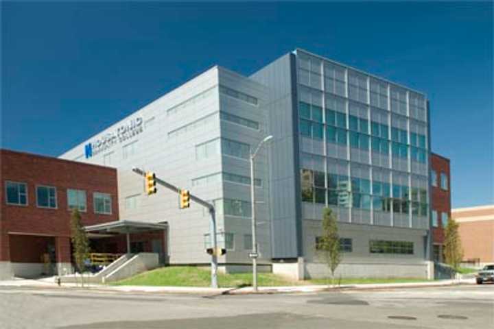 New Partnership Helps Low-Income Women Succeed At Bridgeport's HCC