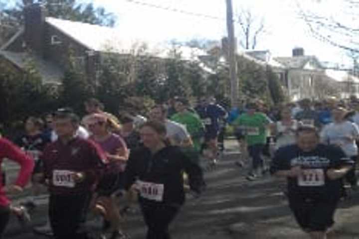 Runners Achieve Success At Scarsdale's 15K And 4 Mile Runs 