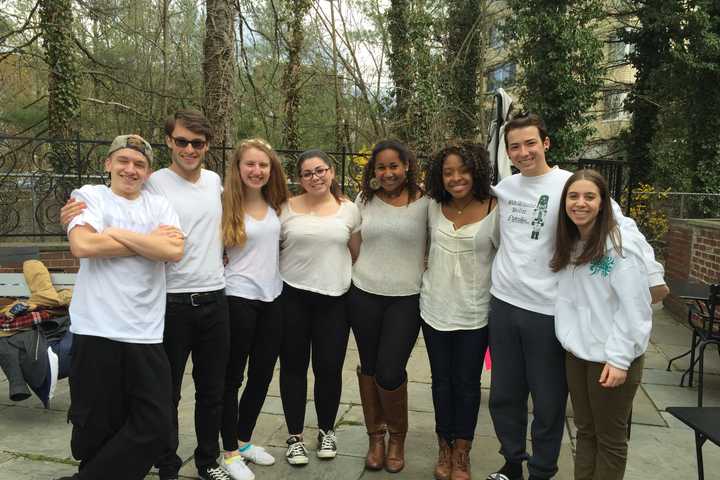 Shakespeare Meets Taylor Swift In New Rochelle 'Pop-Up' Performance 