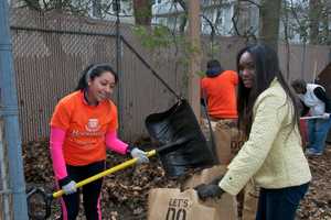Housatonic Students Pitch In For Day of Community Service In Bridgeport