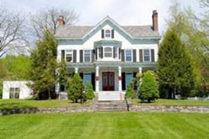 Constellations Recovery Opens First Luxury Sober Living Home In Yorktown