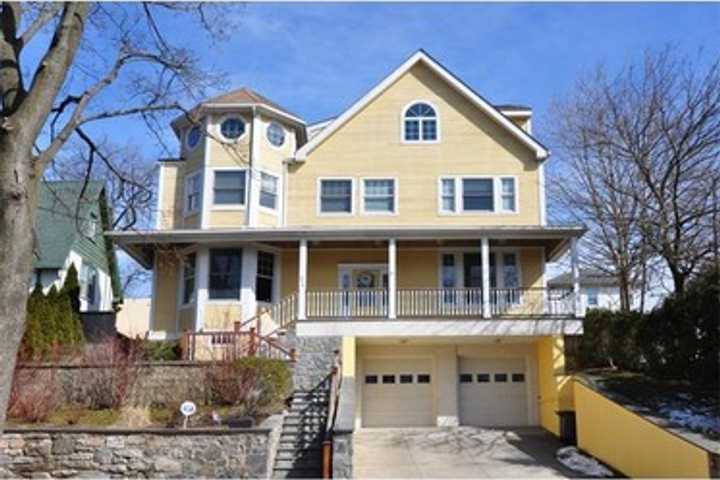 Open Houses In Pelham This Weekend