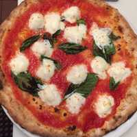 <p>The Margherita pizza.</p>