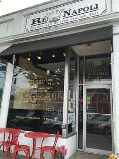 ReNapoli In Old Greenwich Is Finalist In DVlicious Pizza Contest 