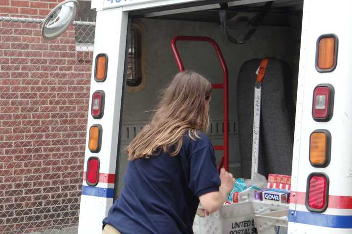 Norwalk Turns Out To Stamp Out Hunger