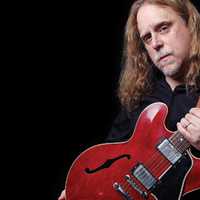 <p>Warren Haynes will play two sets and lead the Seaside All-Stars for a jam named the Vibes 20th Anniversary Spectacular. </p>