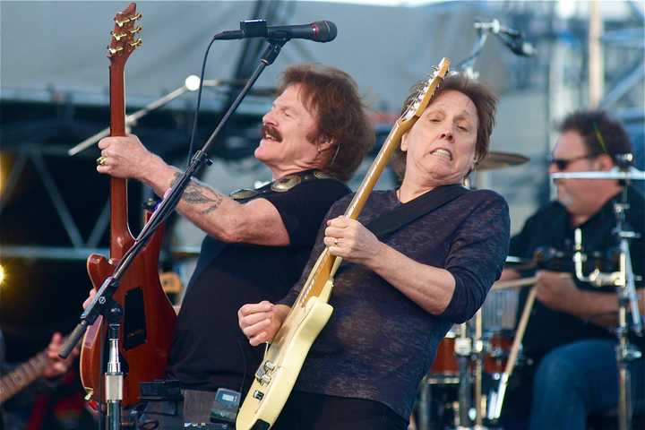 Greenwich Comes Out To Party With Doobie Brothers, Earth Wind & Fire