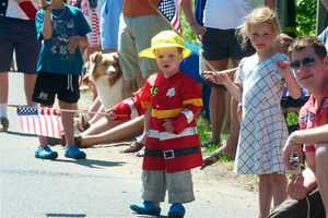 Big Crowds Come Out For Memorial Day Parade In Weston