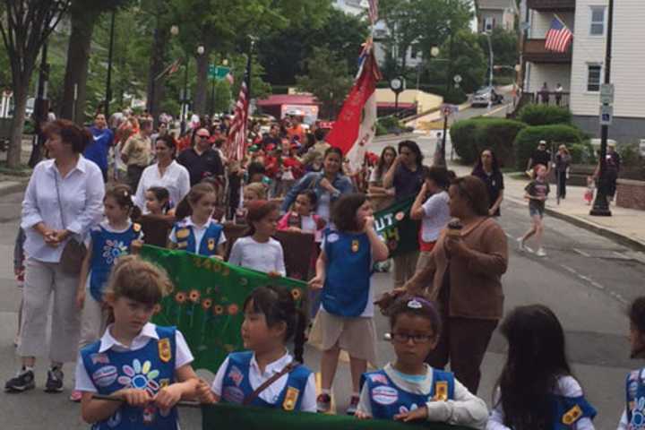 Tarrytown And Sleepy Hollow Commemorate Memorial Day With Parade