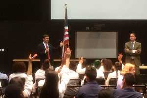 Murphy, Himes Tackle College Costs With Bridgeport 11th-Graders