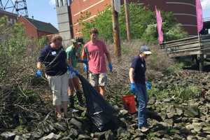 New Canaan Students Clean Up Banks Of Norwalk River 