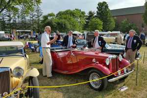 Concours d'Elegance Show Displays Rare Classic Cars